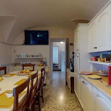 La Canonica - Svegliarsi A Verezzi Couette-café 3*