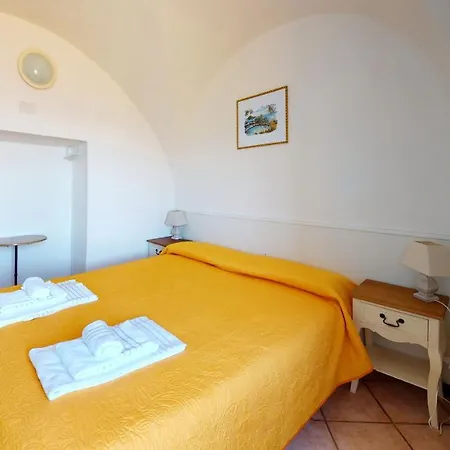 La Canonica - Svegliarsi A Verezzi Panzió 3*