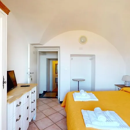La Canonica - Svegliarsi A Verezzi Couette-café 3*